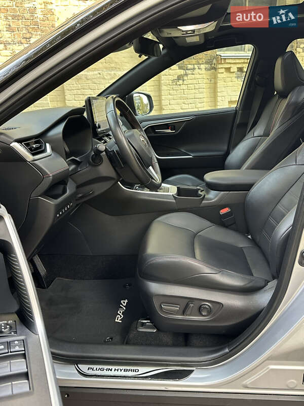 Позашляховик / Кросовер Toyota RAV4 PHEV 2023 в Києві фото 31 Позашляховик / Кросовер Toyota RAV4 PHEV 2023 в Києві