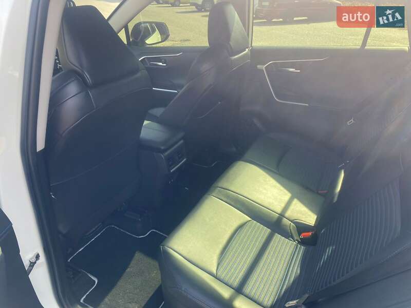 Внедорожник / Кроссовер Toyota RAV4 PHEV 2019 в Харькове фото 10 Внедорожник / Кроссовер Toyota RAV4 PHEV 2019 в Харькове