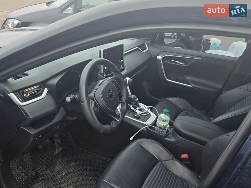Внедорожник / Кроссовер Toyota RAV4 PHEV 2021 в Киеве
