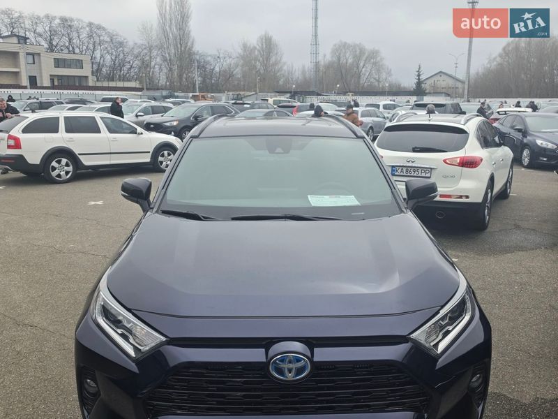 Внедорожник / Кроссовер Toyota RAV4 PHEV 2021 в Киеве