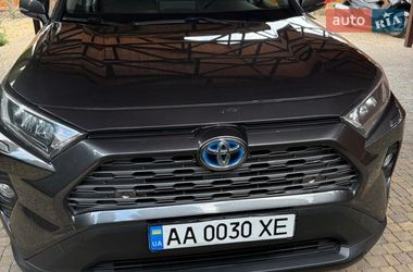 Позашляховик / Кросовер Toyota RAV4 PHEV 2018 в Києві