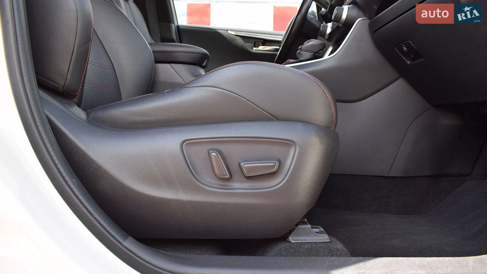 2021 Toyota RAV 4 - мініатюра 28
