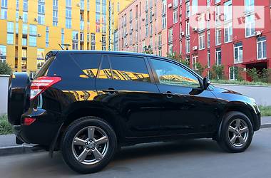 Внедорожник / Кроссовер Toyota RAV4 2012 в Киеве