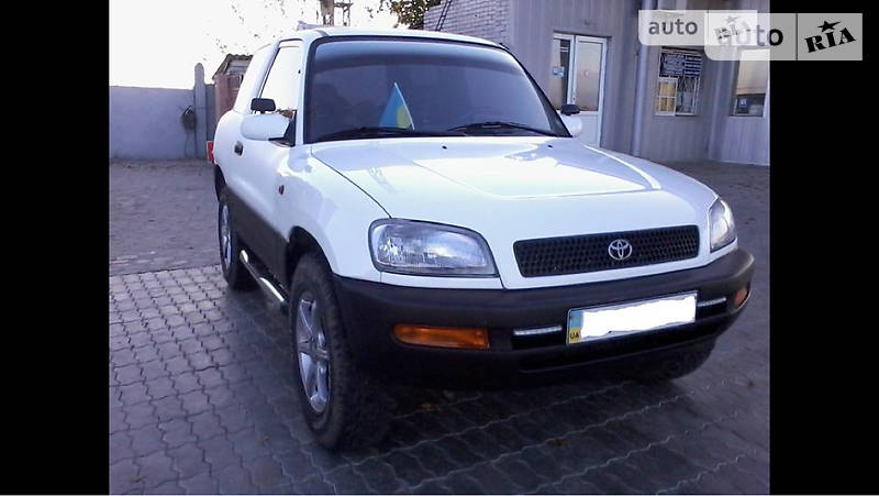 Внедорожник / Кроссовер Toyota RAV4 1996 в Херсоне