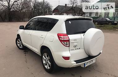 Внедорожник / Кроссовер Toyota RAV4 2010 в Коростене