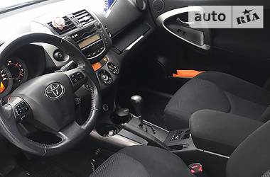 Внедорожник / Кроссовер Toyota RAV4 2010 в Коростене