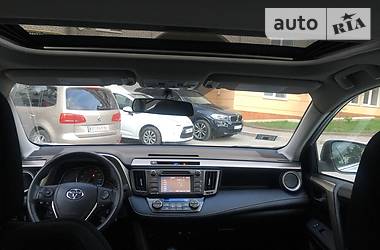 Позашляховик / Кросовер Toyota RAV4 2015 в Тернополі