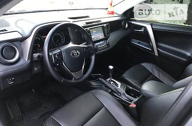 Внедорожник / Кроссовер Toyota RAV4 2017 в Киеве