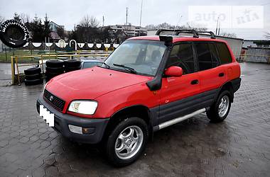 Внедорожник / Кроссовер Toyota RAV4 1998 в Львове