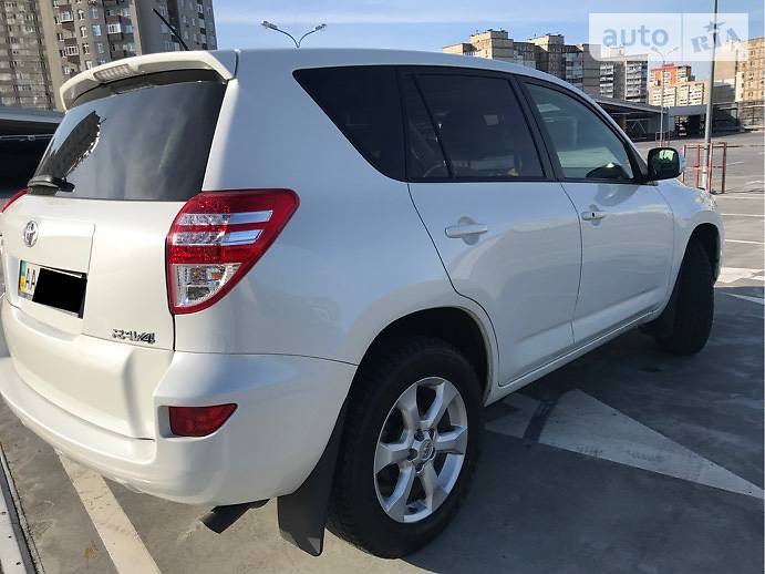 Внедорожник / Кроссовер Toyota RAV4 2013 в Киеве