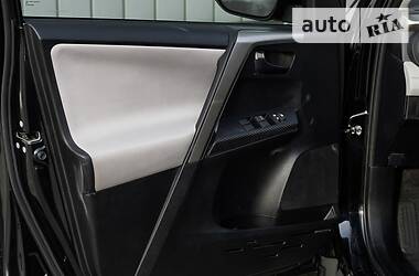 Позашляховик / Кросовер Toyota RAV4 2014 в 