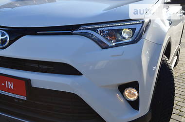 Внедорожник / Кроссовер Toyota RAV4 2017 в Одессе