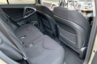 Позашляховик / Кросовер Toyota RAV4 2008 в 