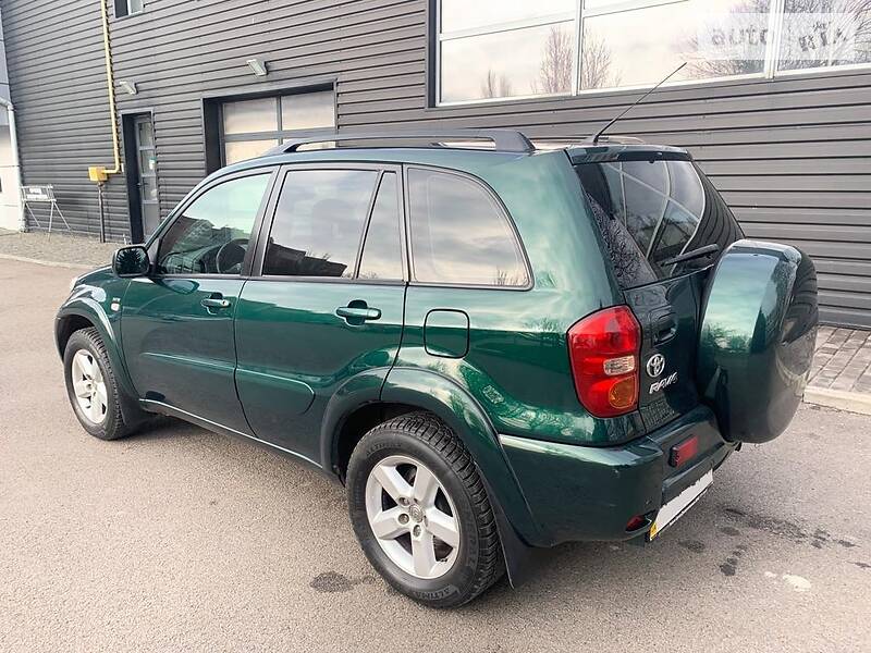 Позашляховик / Кросовер Toyota RAV4 2005 в Дніпрі