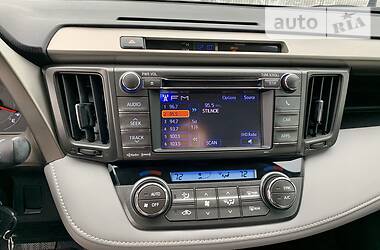 Позашляховик / Кросовер Toyota RAV4 2015 в 