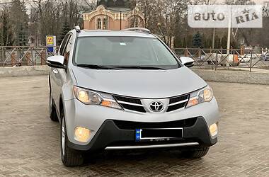 Позашляховик / Кросовер Toyota RAV4 2015 в 