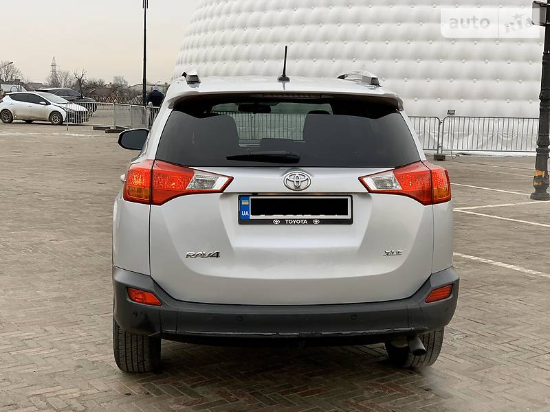 Позашляховик / Кросовер Toyota RAV4 2015 в Харкові