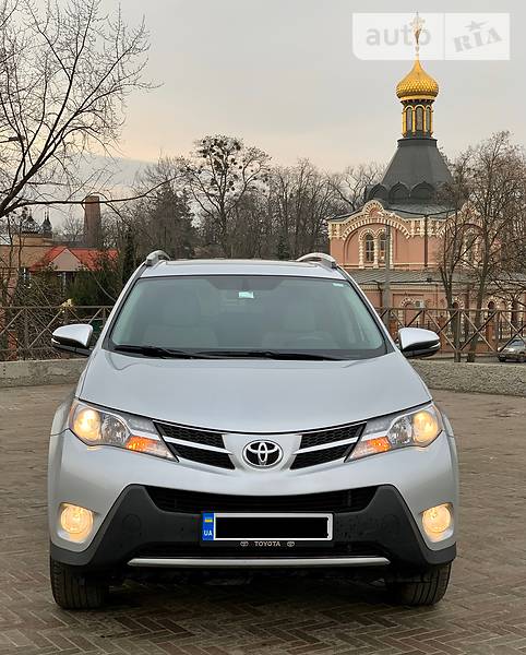 Позашляховик / Кросовер Toyota RAV4 2015 в Харкові