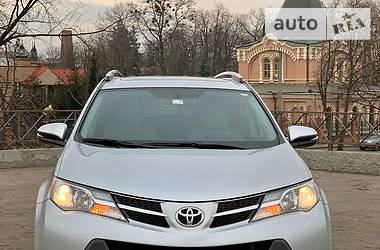 Позашляховик / Кросовер Toyota RAV4 2015 в 