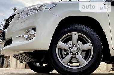 Внедорожник / Кроссовер Toyota RAV4 2013 в Одессе