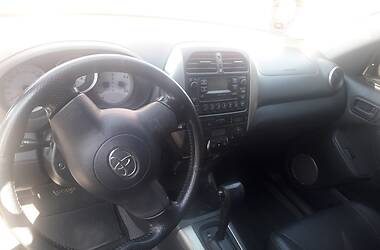 Позашляховик / Кросовер Toyota RAV4 2004 в 