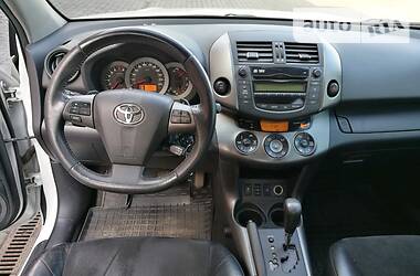 Позашляховик / Кросовер Toyota RAV4 2010 в 