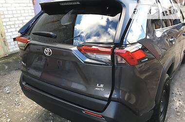 Позашляховик / Кросовер Toyota RAV4 2019 в Дніпрі