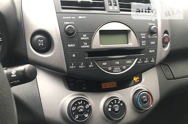 Позашляховик / Кросовер Toyota RAV4 2007 в 