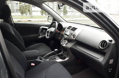 Позашляховик / Кросовер Toyota RAV4 2008 в 