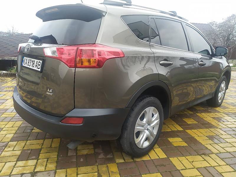 Позашляховик / Кросовер Toyota RAV4 2014 в Умані