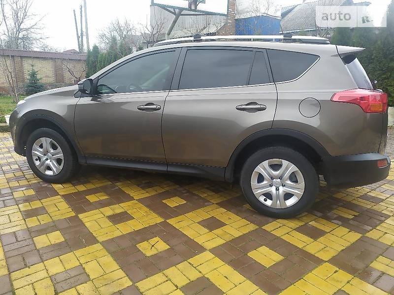 Позашляховик / Кросовер Toyota RAV4 2014 в Умані