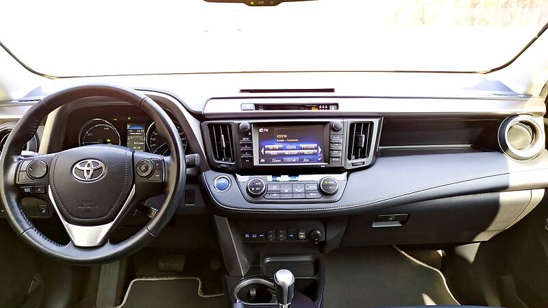 Позашляховик / Кросовер Toyota RAV4 2016 в Києві фото 16 Позашляховик / Кросовер Toyota RAV4 2016 в Києві