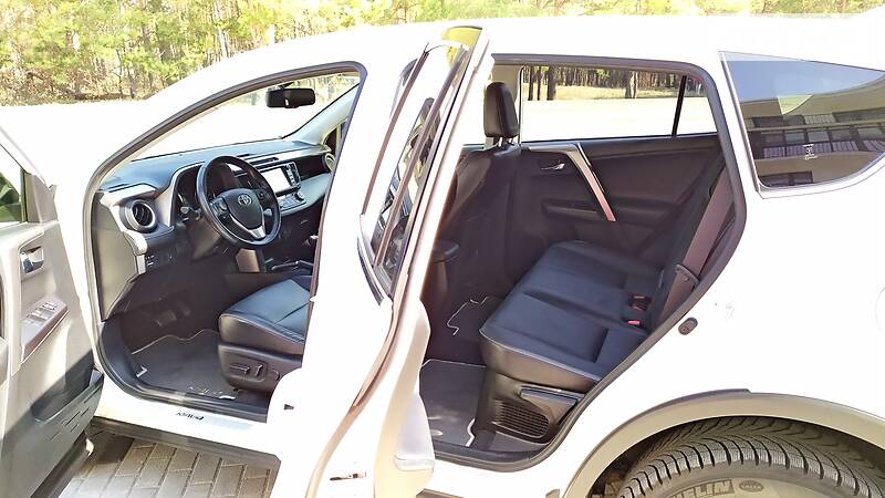 Позашляховик / Кросовер Toyota RAV4 2016 в Києві фото 17 Позашляховик / Кросовер Toyota RAV4 2016 в Києві