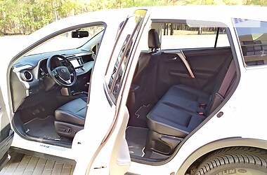 Позашляховик / Кросовер Toyota RAV4 2016 в 