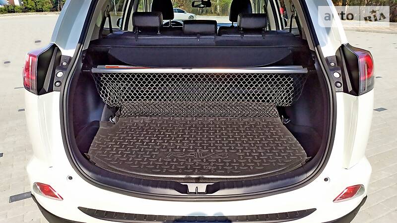 Позашляховик / Кросовер Toyota RAV4 2016 в Києві фото 24 Позашляховик / Кросовер Toyota RAV4 2016 в Києві