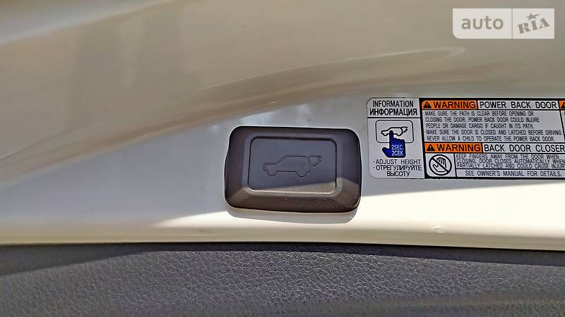 Позашляховик / Кросовер Toyota RAV4 2016 в Києві фото 25 Позашляховик / Кросовер Toyota RAV4 2016 в Києві