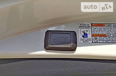Позашляховик / Кросовер Toyota RAV4 2016 в 