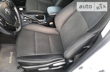 Позашляховик / Кросовер Toyota RAV4 2014 в 