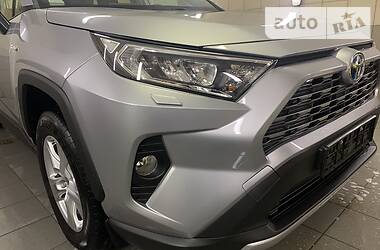 Позашляховик / Кросовер Toyota RAV4 2019 в 
