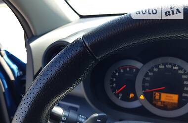 Внедорожник / Кроссовер Toyota RAV4 2010 в 