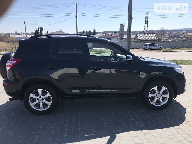 Позашляховик / Кросовер Toyota RAV4 2010 в Трускавці