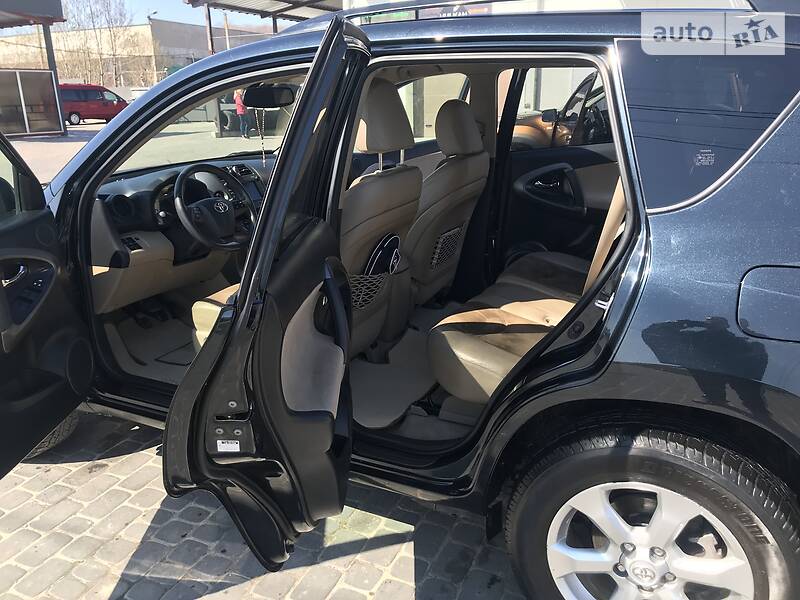 Позашляховик / Кросовер Toyota RAV4 2010 в Трускавці