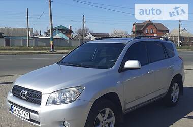 Позашляховик / Кросовер Toyota RAV4 2008 в Харкові