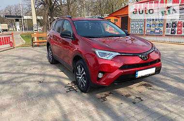 Позашляховик / Кросовер Toyota RAV4 2017 в 