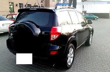 Позашляховик / Кросовер Toyota RAV4 2008 в 
