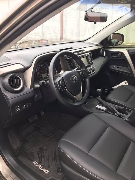 Позашляховик / Кросовер Toyota RAV4 2014 в Умані