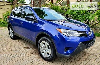Позашляховик / Кросовер Toyota RAV4 2015 в 