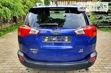 Позашляховик / Кросовер Toyota RAV4 2015 в 