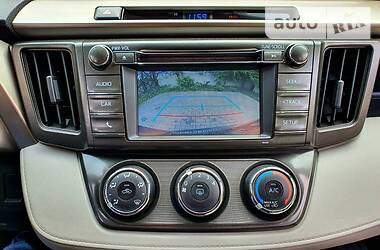 Позашляховик / Кросовер Toyota RAV4 2015 в 