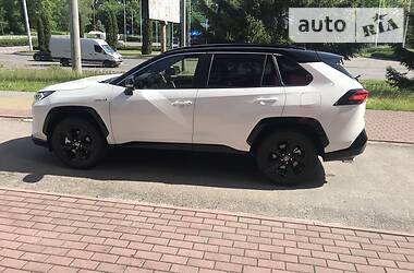 Внедорожник / Кроссовер Toyota RAV4 2019 в Черкассах
